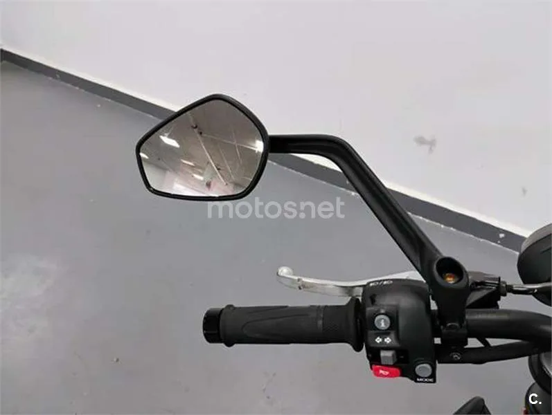 Triumph Street Triple 765 – Vista 12