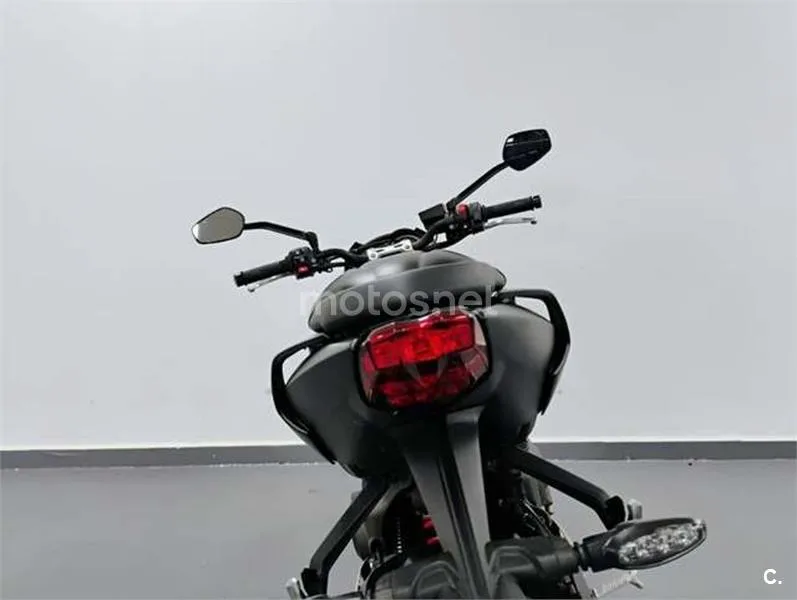 Triumph Street Triple 765 – Vista 6
