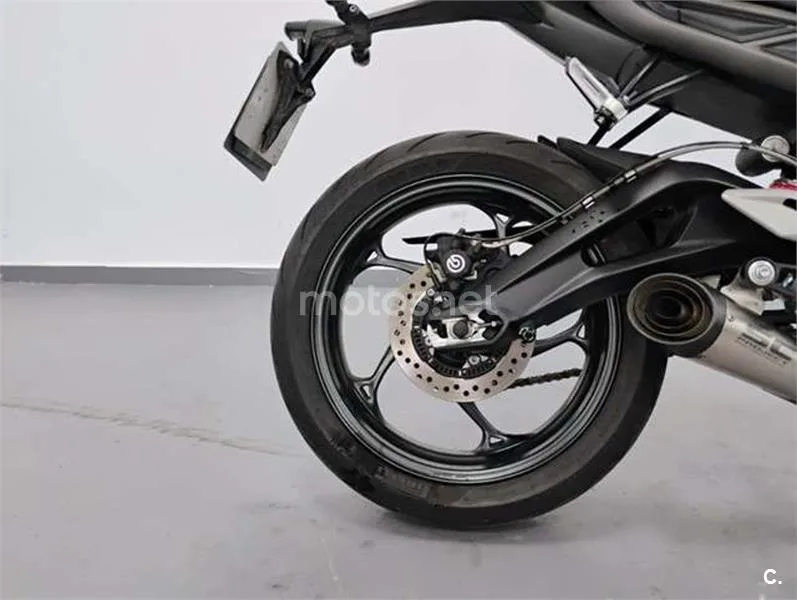 Triumph Street Triple 765 – Vista 7