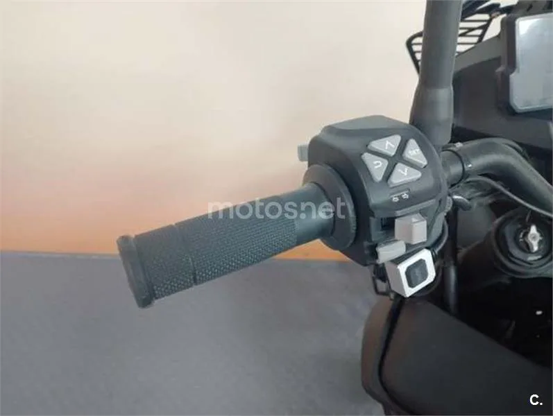 KTM 390 – Vista 12