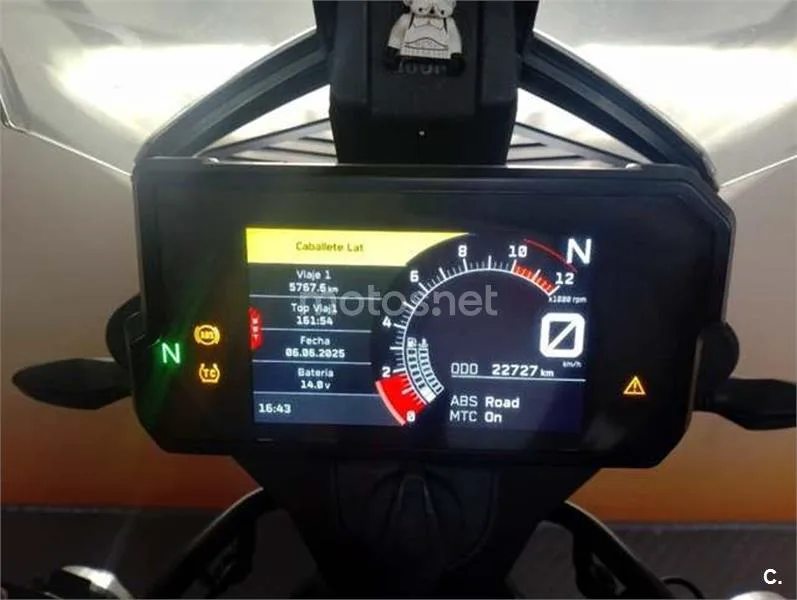 KTM 390 – Vista 13