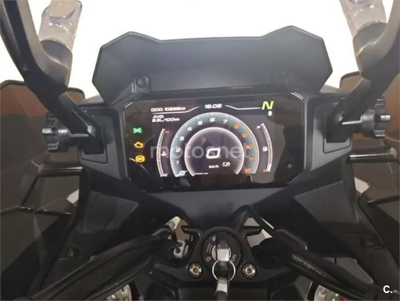 CFMOTO 700MT – Vista 13