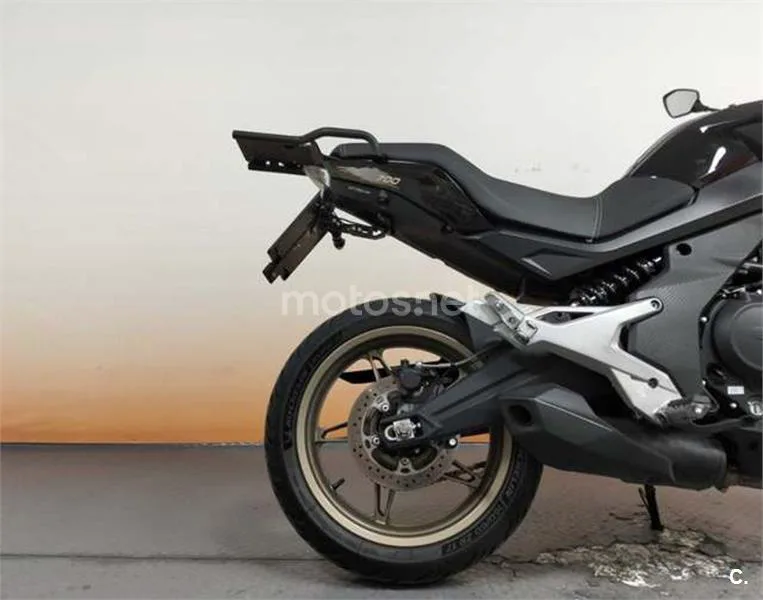 CFMOTO 700MT – Vista 7
