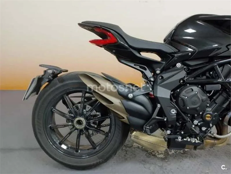 MV Agusta Dragster 800 – Vista 7