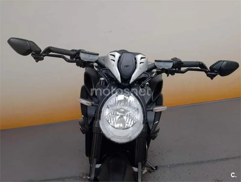 MV Agusta Dragster 800 – Vista 10