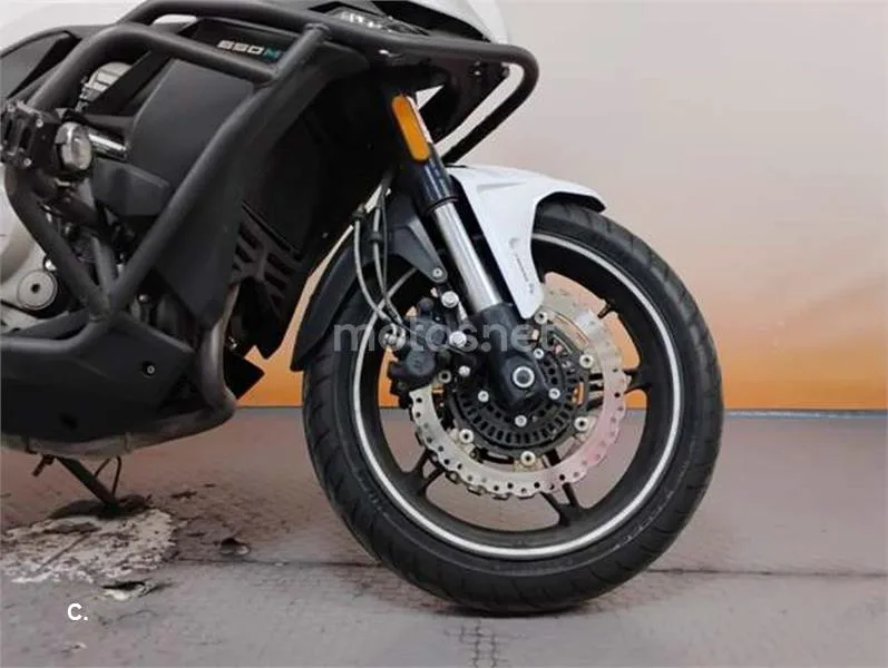CFMOTO 650MT – Vista 9