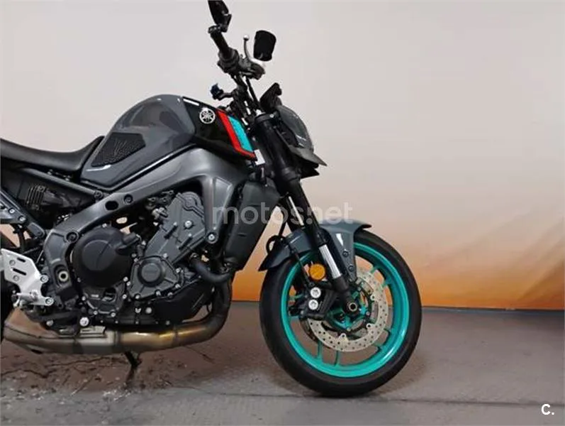 Yamaha MT-09 – Vista 8