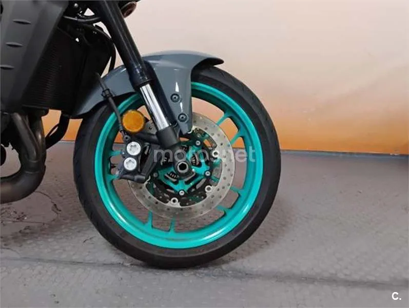Yamaha MT-09 – Vista 9