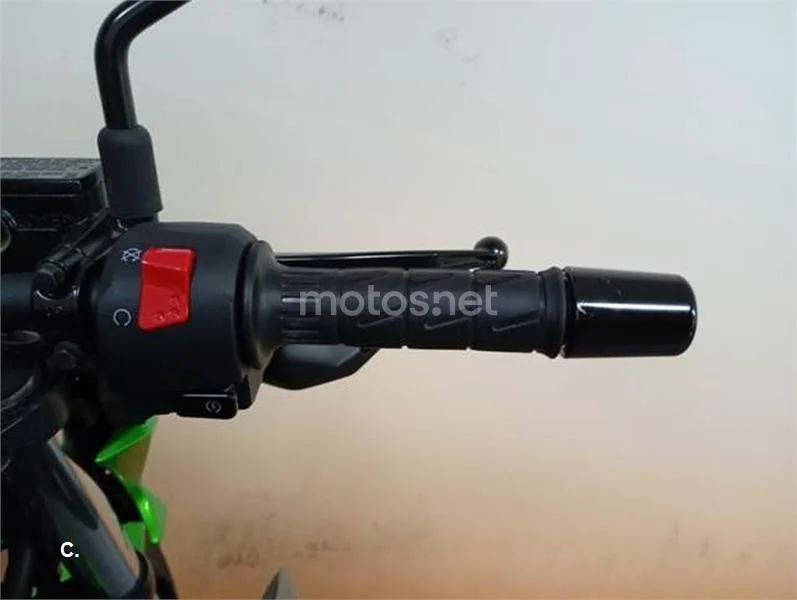 Kawasaki Z125 – Vista 14