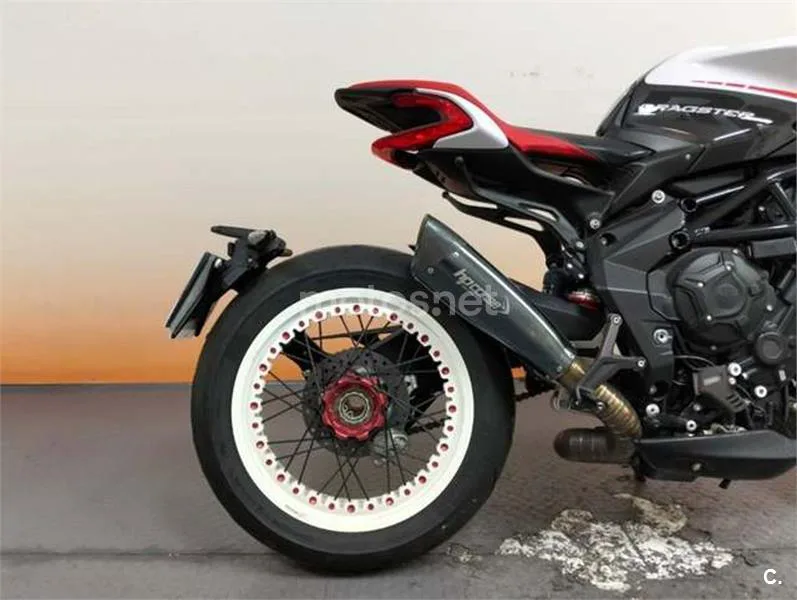 MV Agusta Dragster 800 – Vista 7