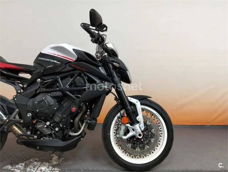 MV Agusta Dragster 800 – Vista 8