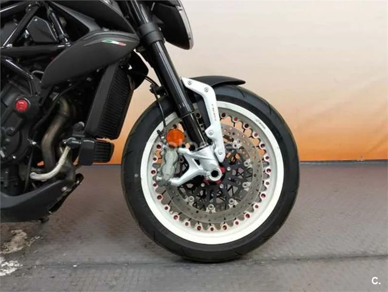MV Agusta Dragster 800 – Vista 9