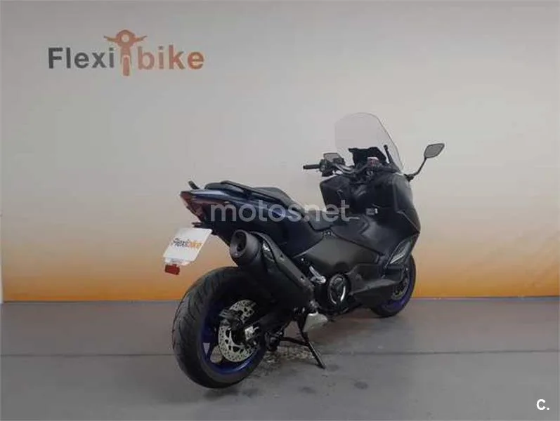 Yamaha TMAX – Vista 4