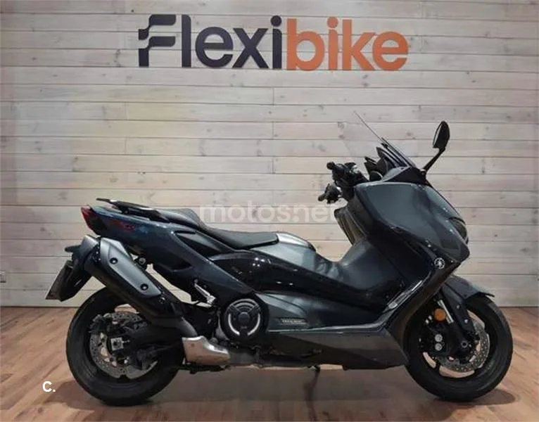 Yamaha TMAX – Vista 3