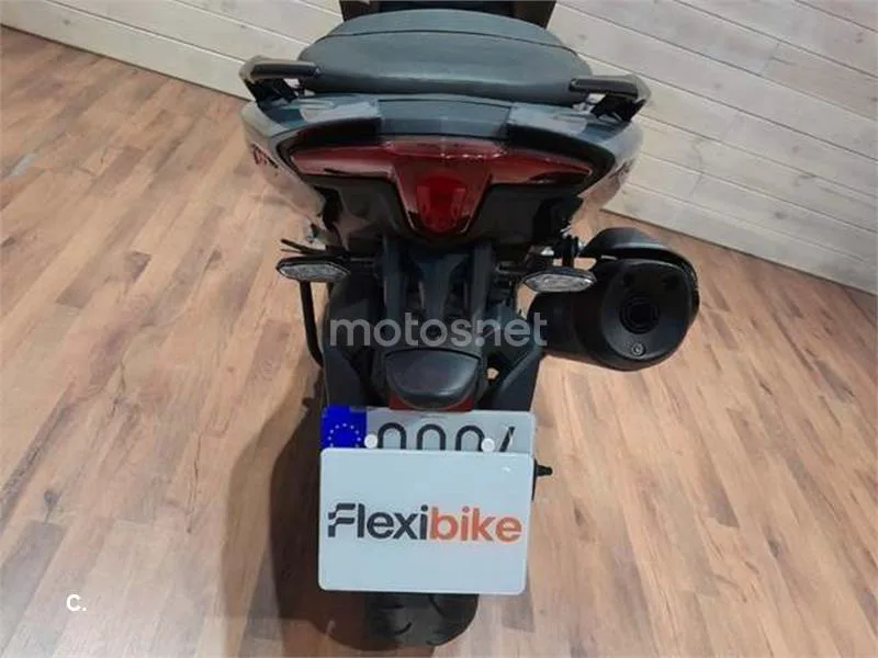 Yamaha TMAX – Vista 6