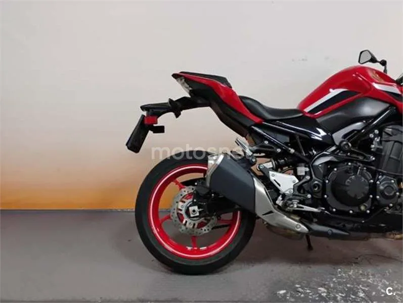 Kawasaki Z900 – Vista 7