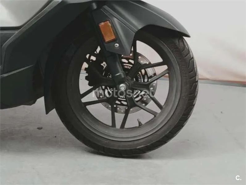 Honda Forza 350 – Vista 8