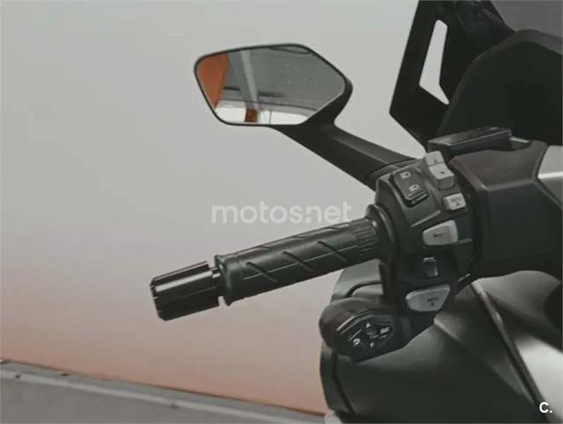 Honda Forza 350 – Vista 10