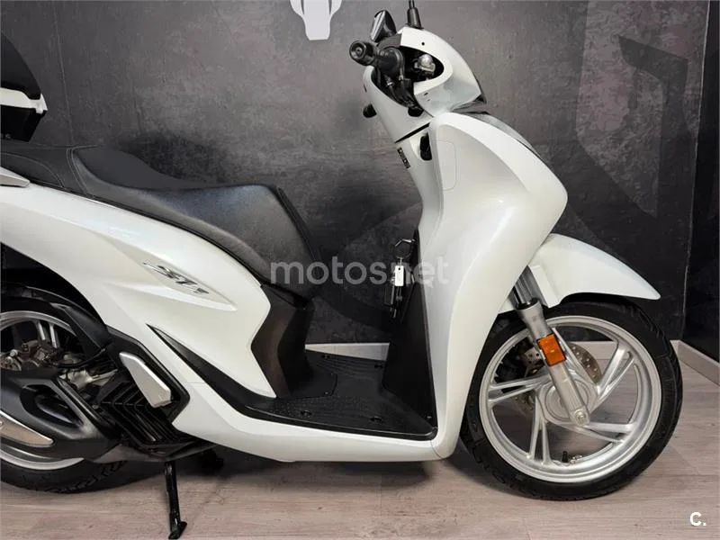 Honda SH 125i – Vista 12