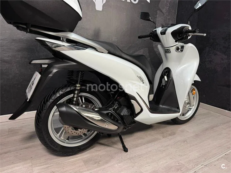 Honda SH 125i – Vista 8
