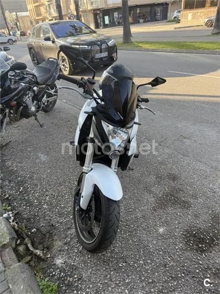 Honda CB1000R - Vista 3