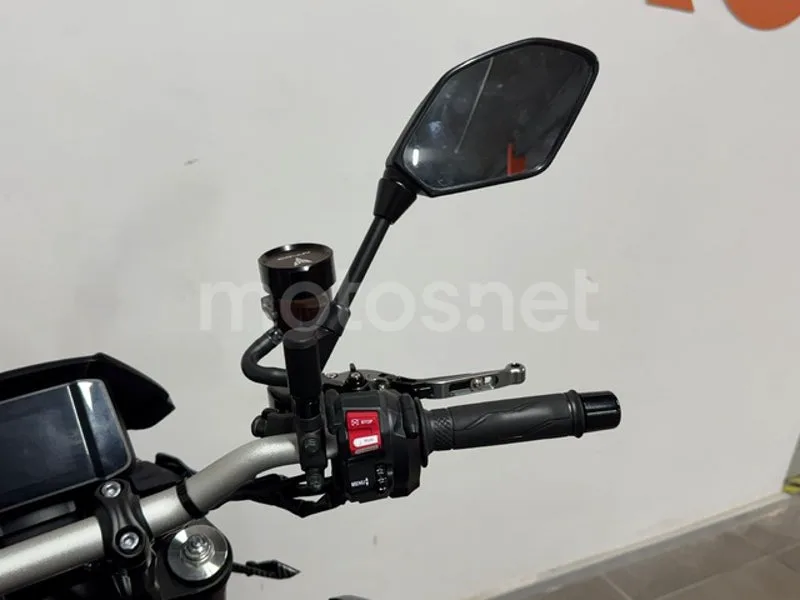 Yamaha MT-09 – Vista 14