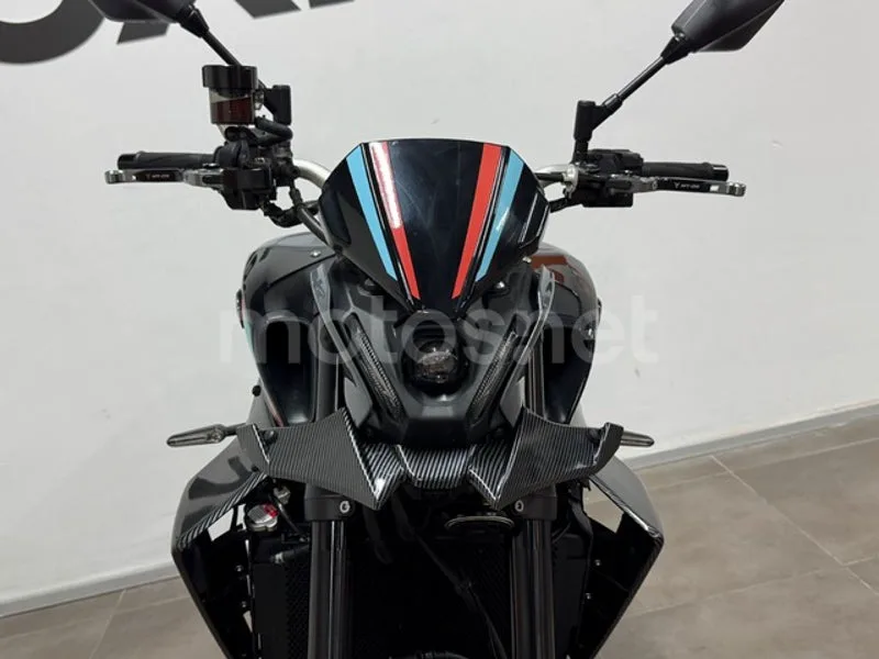 Yamaha MT-09 – Vista 9