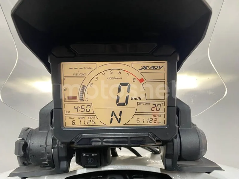 Honda X-ADV – Vista 13