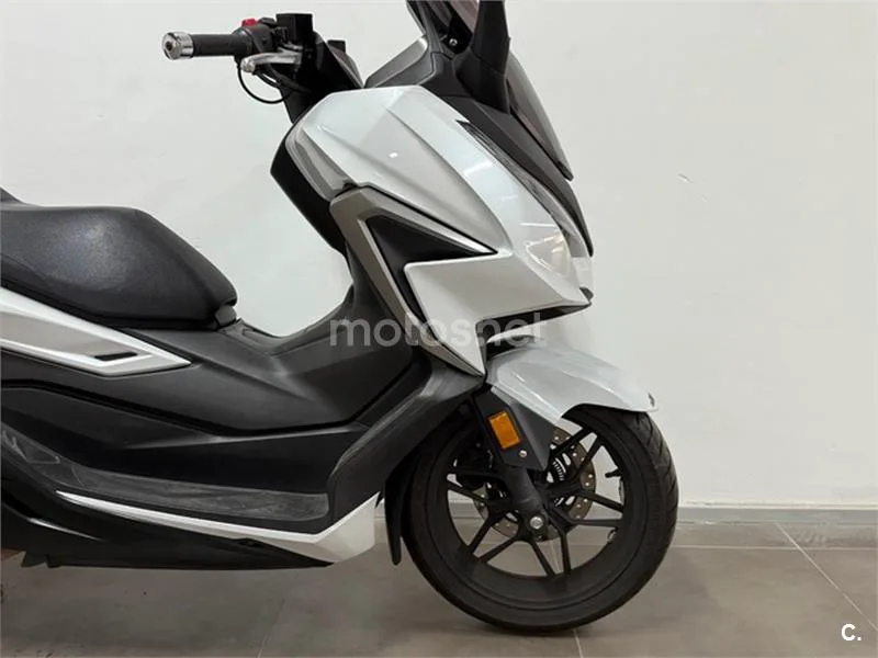 Honda Forza 350 – Vista 8