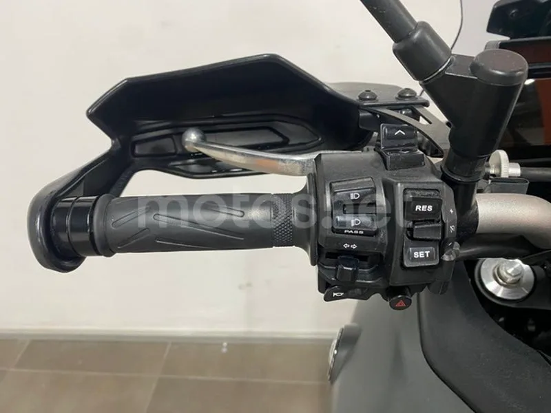Yamaha Tracer 9 – Vista 12