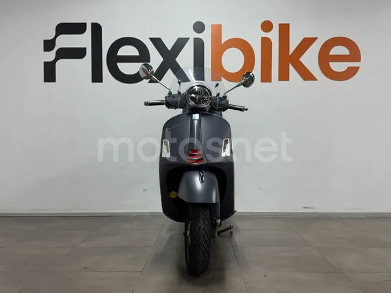 Vespa GTS 300 – Vista 15