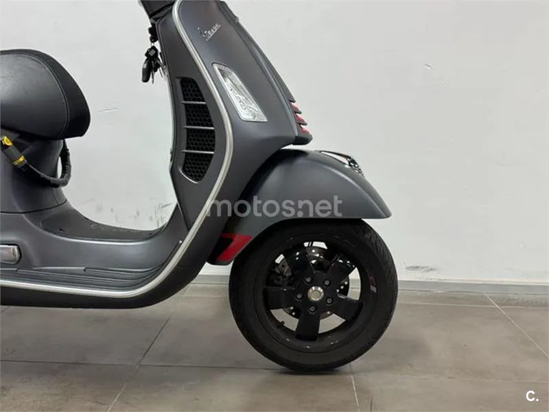 Vespa GTS 300 – Vista 7