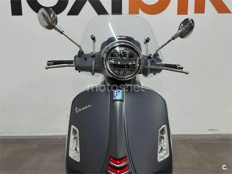 Vespa GTS 300 – Vista 8