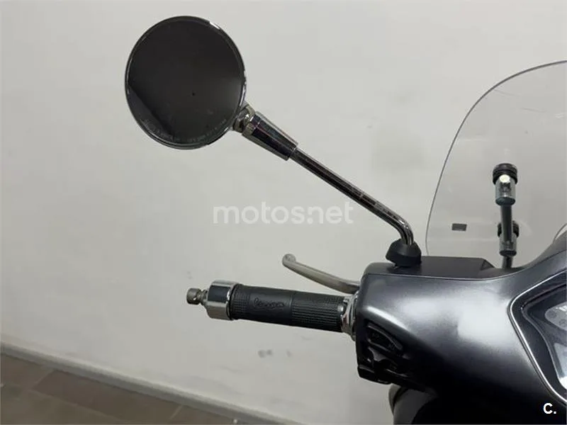 Vespa GTS 300 – Vista 10