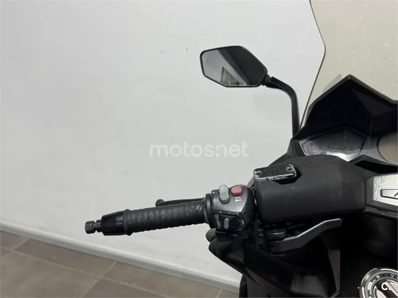Kymco AK 550 – Vista 11
