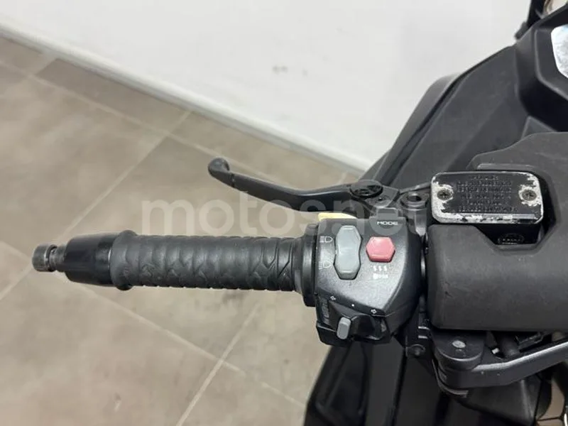 Kymco AK 550 – Vista 12