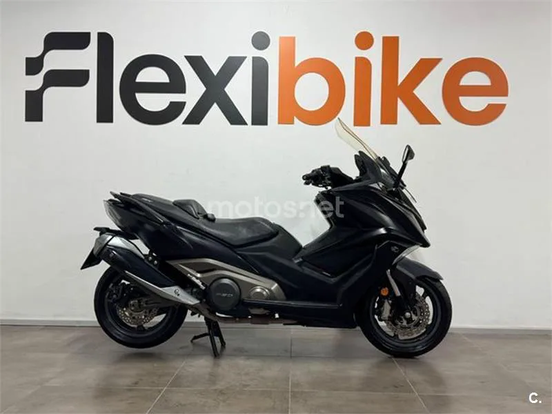 Kymco AK 550 – Vista 3