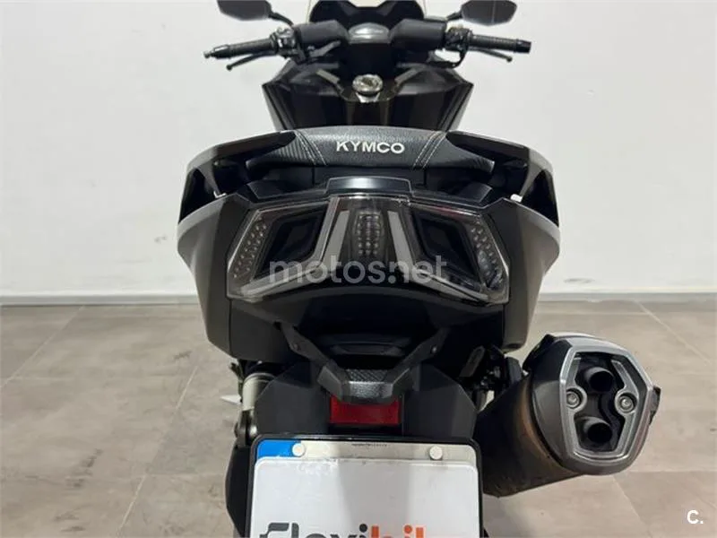 Kymco AK 550 – Vista 6