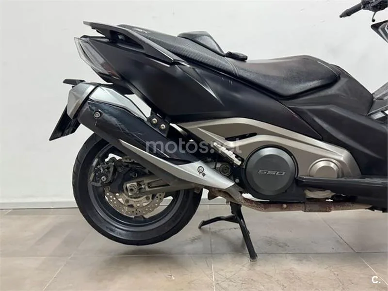 Kymco AK 550 – Vista 7