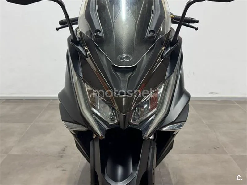 Kymco AK 550 – Vista 9