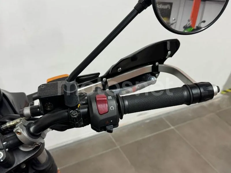 Royal Enfield Scram 411 – Vista 14