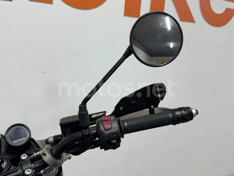 Royal Enfield Scram 411 – Vista 15