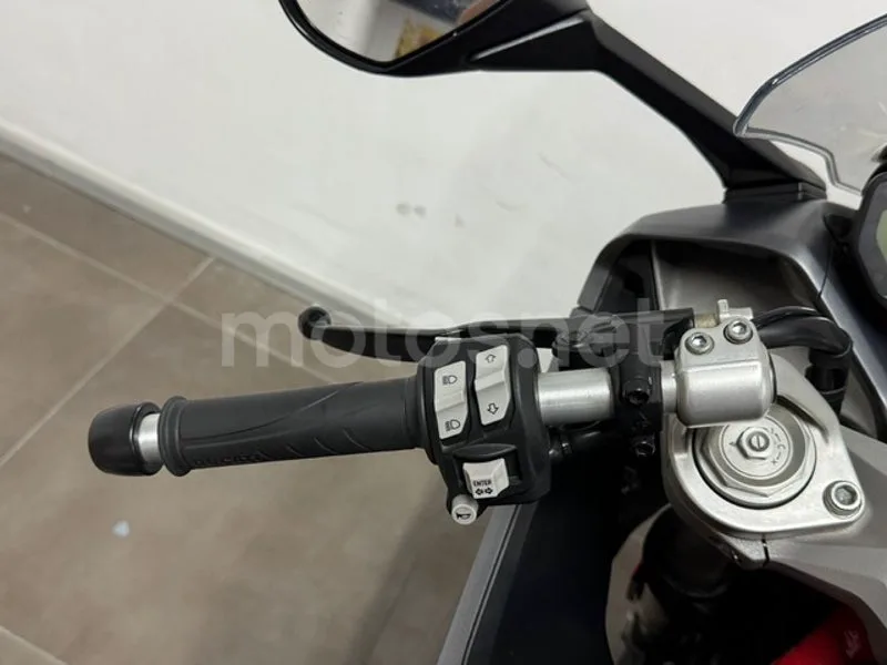 Ducati SuperSport – Vista 12