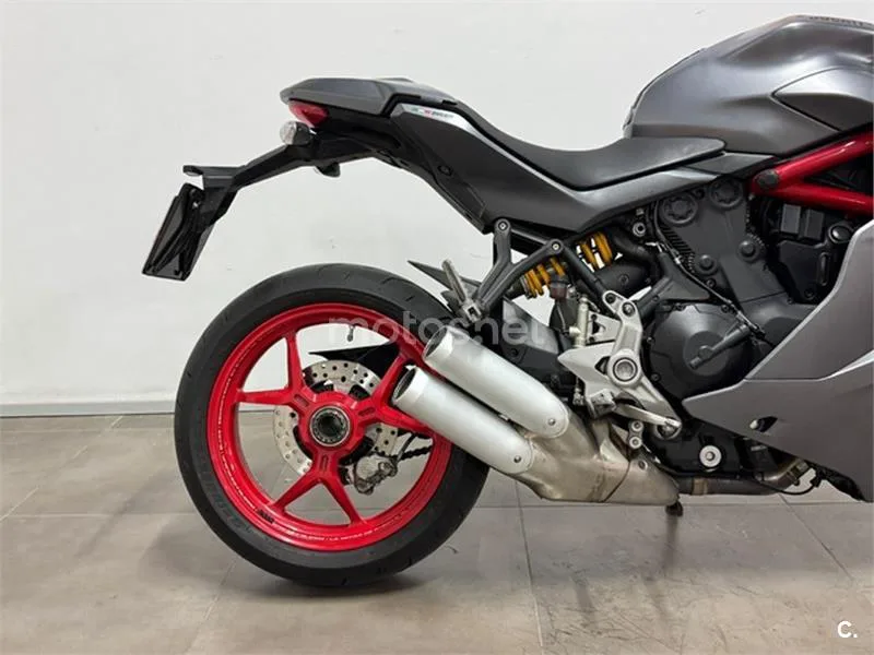 Ducati SuperSport – Vista 7