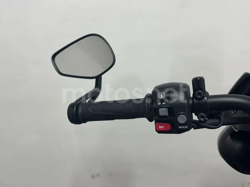 Triumph Street Triple 765 – Vista 11
