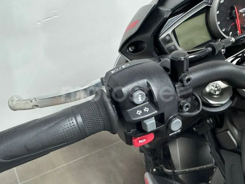 Triumph Street Triple 765 – Vista 12