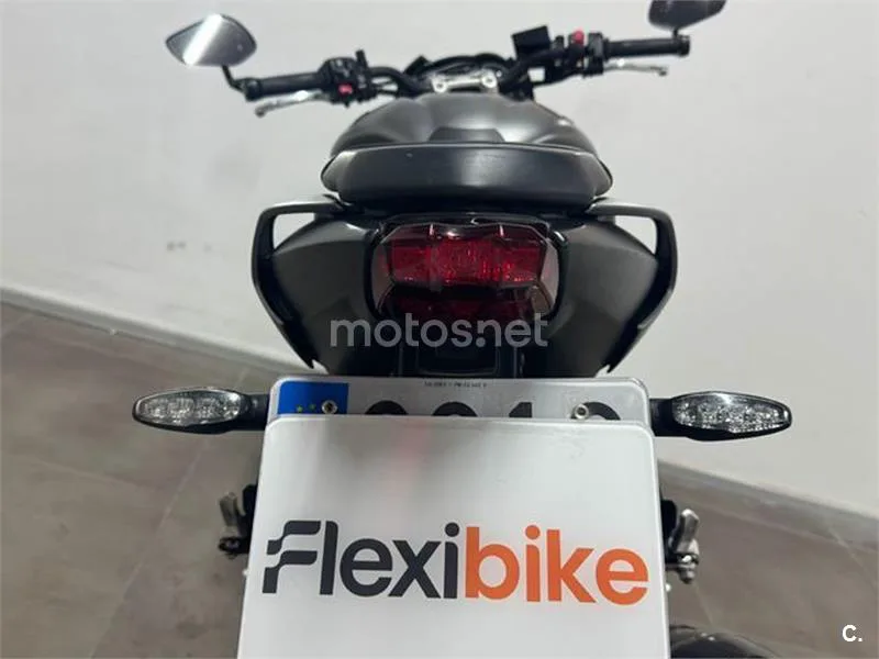 Triumph Street Triple 765 – Vista 6