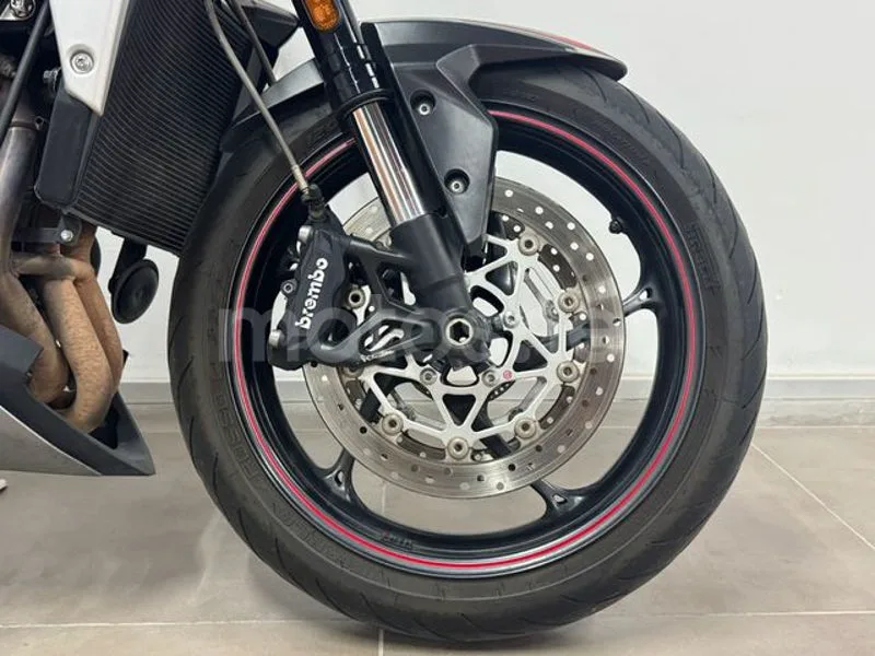 Triumph Street Triple 765 – Vista 10