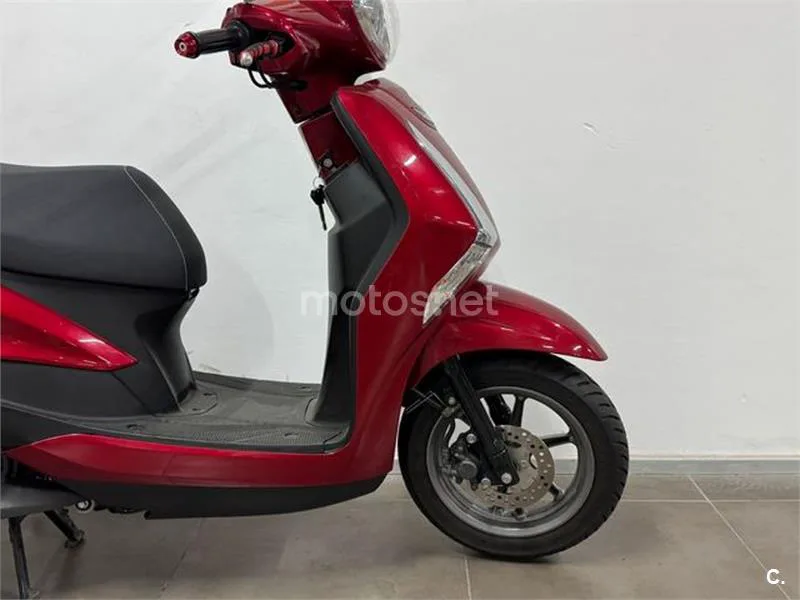 Yamaha D'elight 125 – Vista 8