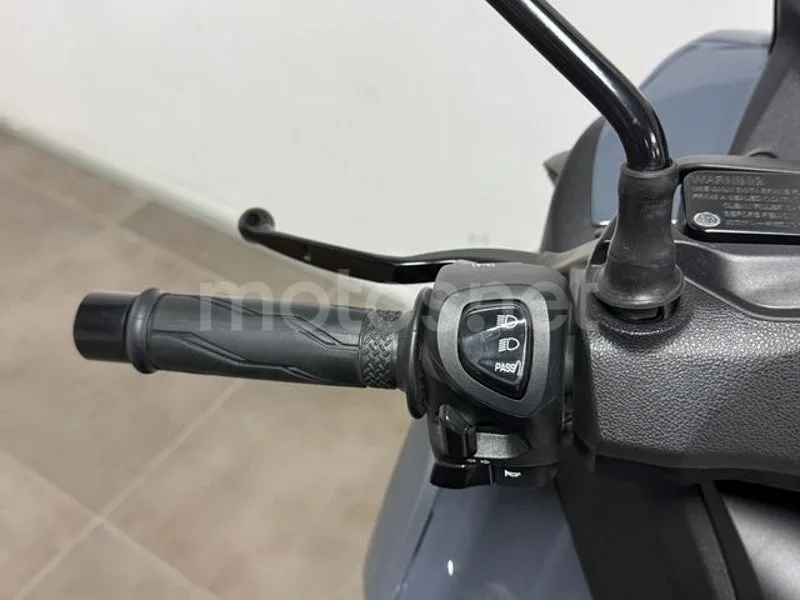 Yamaha Tricity – Vista 12